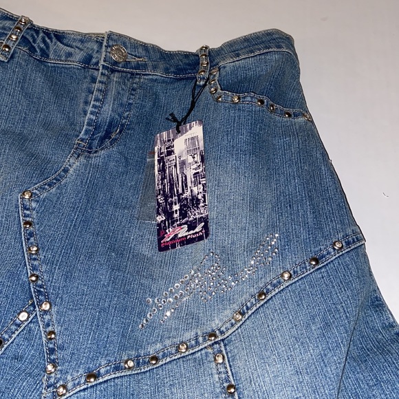 Platinum Plush Juniors Size Large Riveted Jean Skirt - Picture 2 of 8